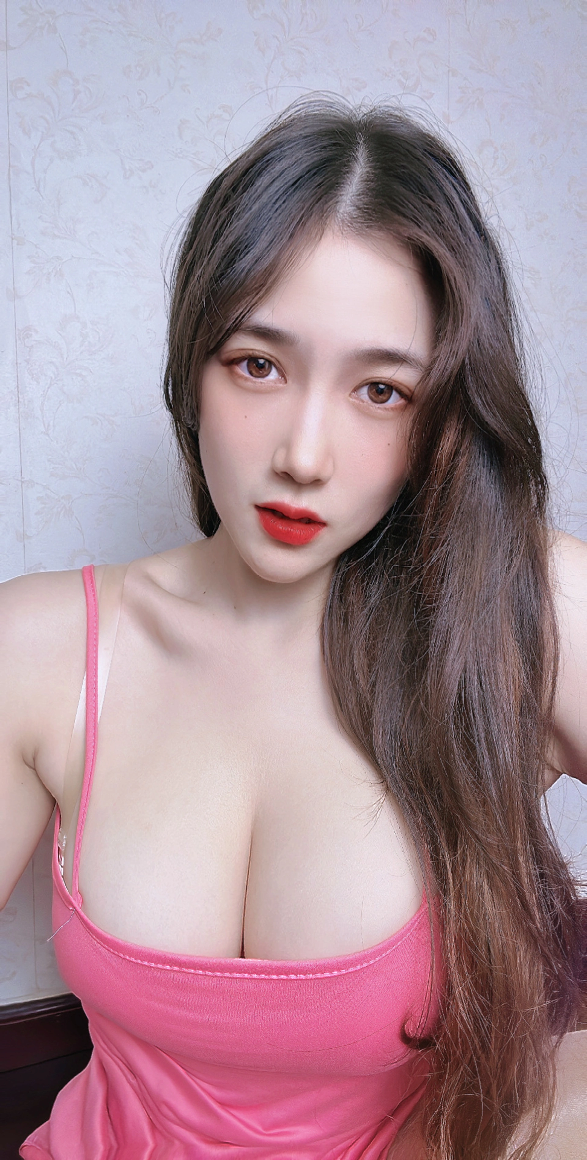 016.可可西yyy – 微密圈系列 粉红吊带裙 0